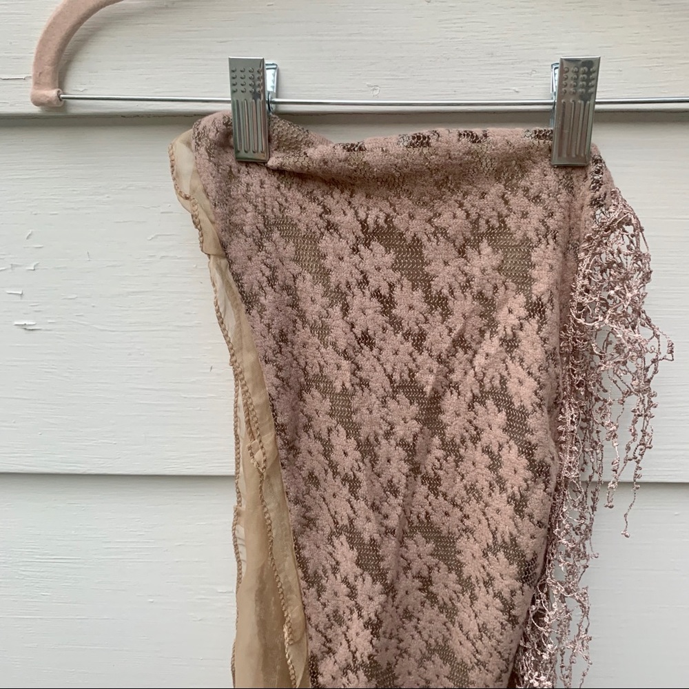 BOUTIQUE Lilac flower lace scarf 🧣